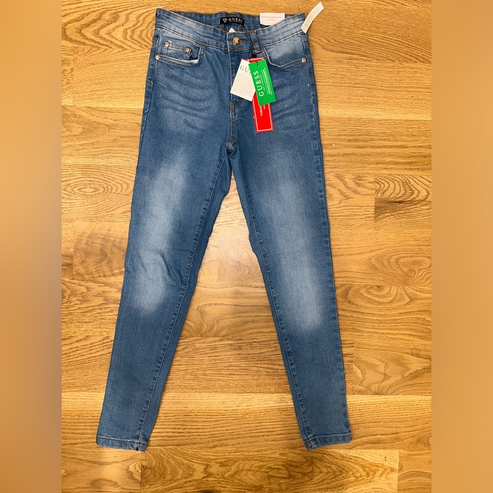 Womens Guess Tamara Jeans light wash Mid Rise Skinny size 28 New